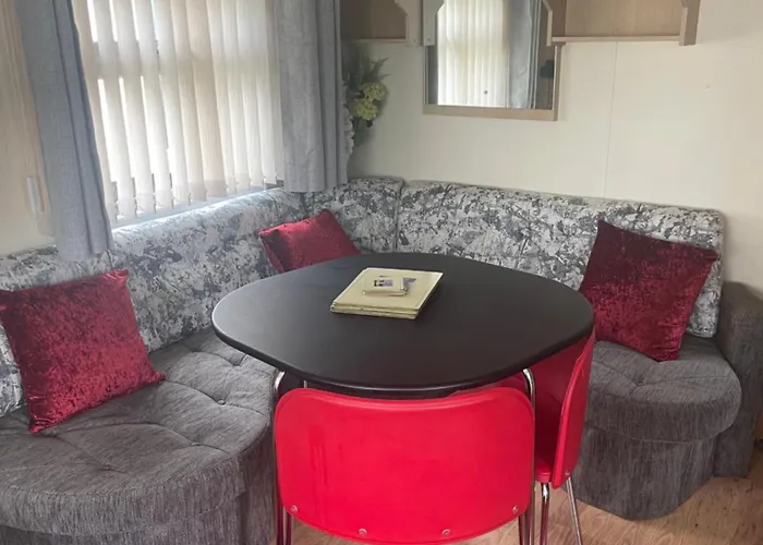 Red 2 Caravan Ingoldmells 6 Berth 3 Bedrooms