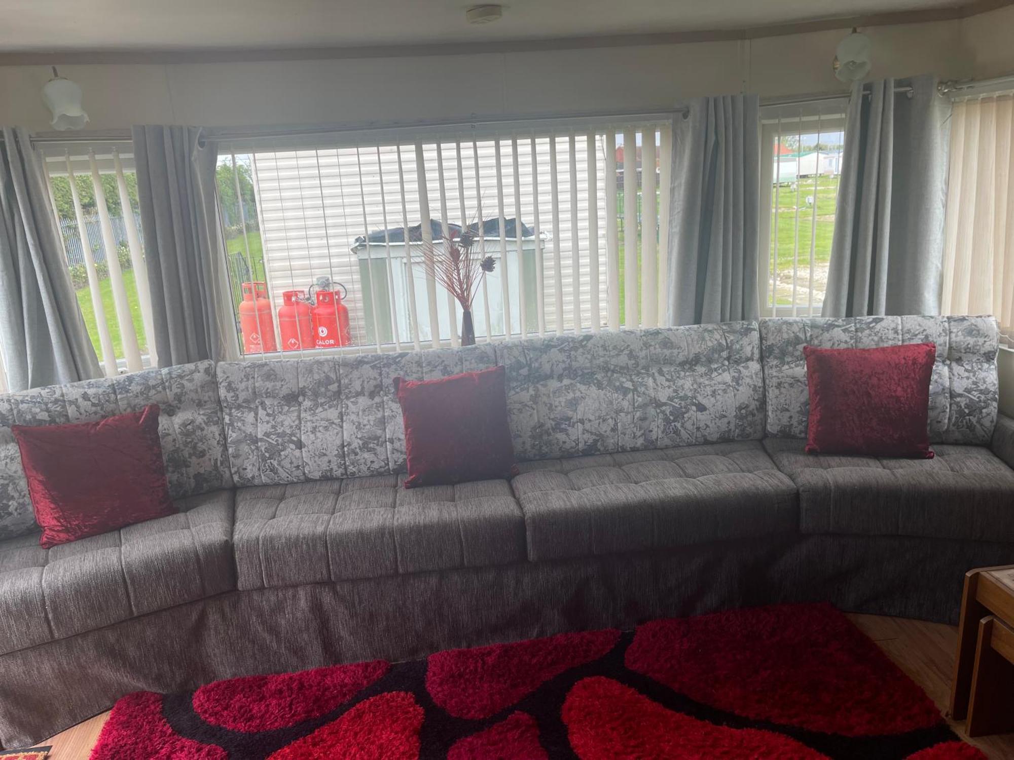 Apartment Red 2 Caravan 6 Berth 3 Bedrooms *