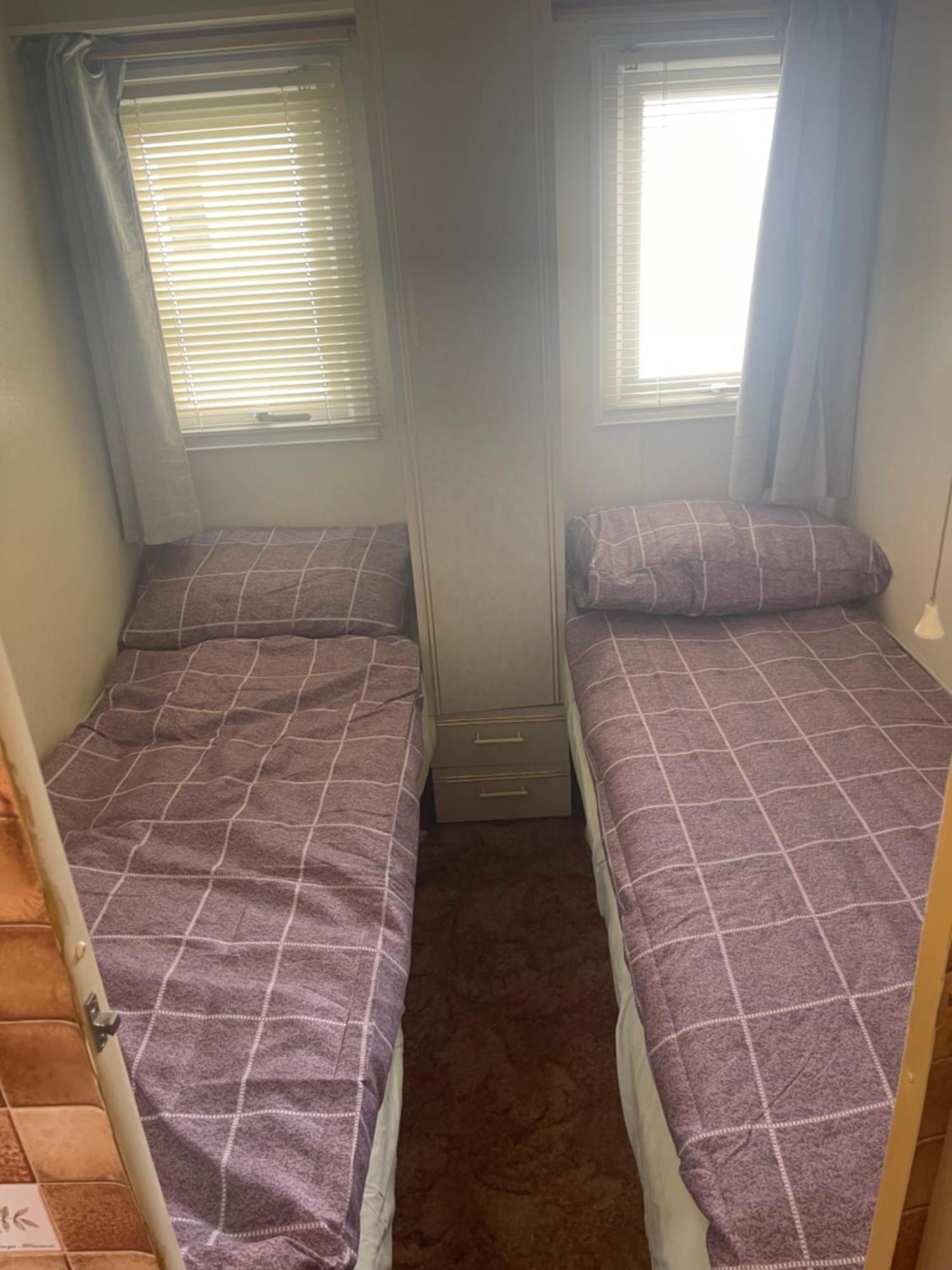 Red 2 Caravan 6 Berth 3 Bedrooms * Ingoldmells